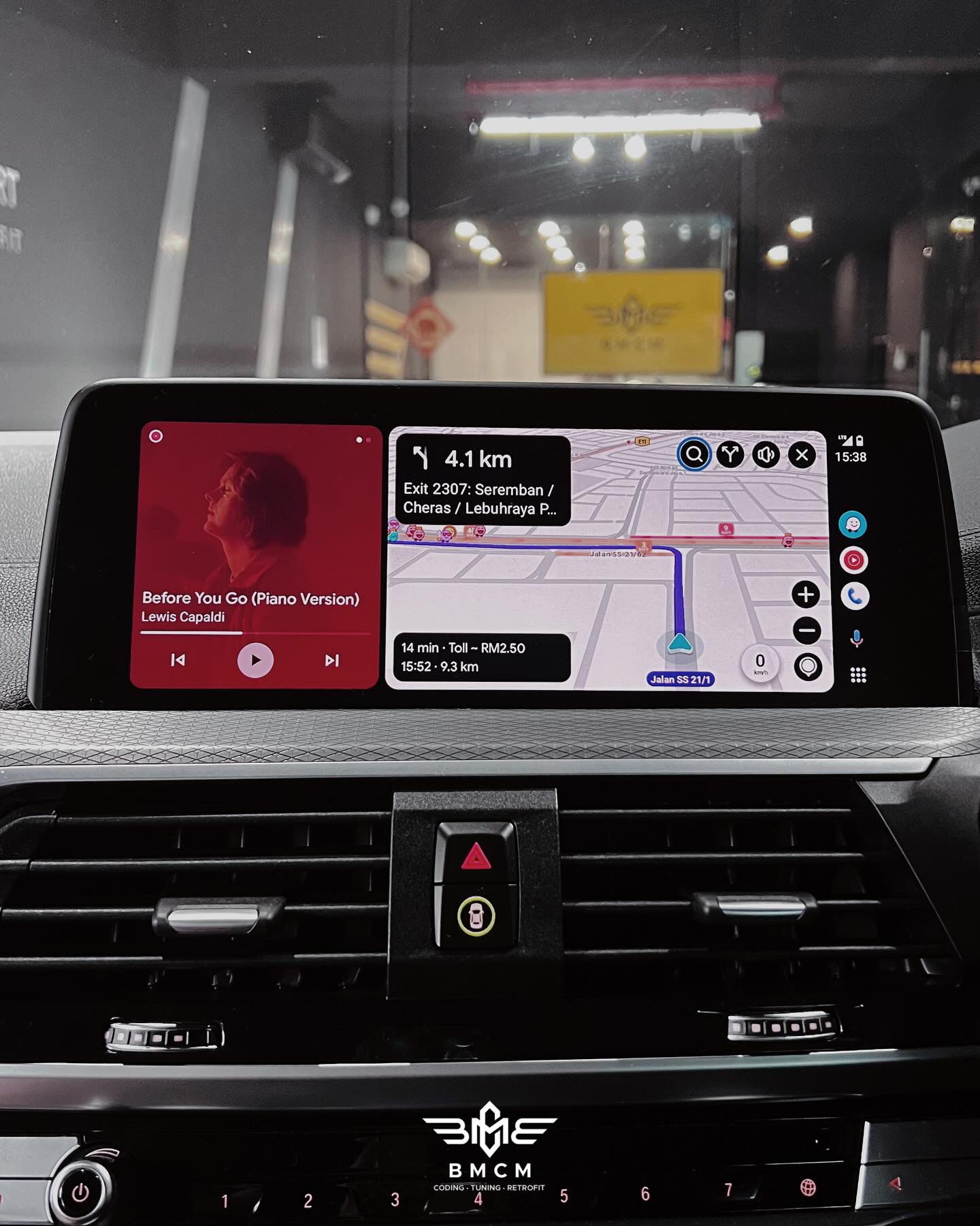 Smartphone Integration - Apple CarPlay & Android Auto (iDrive 7)