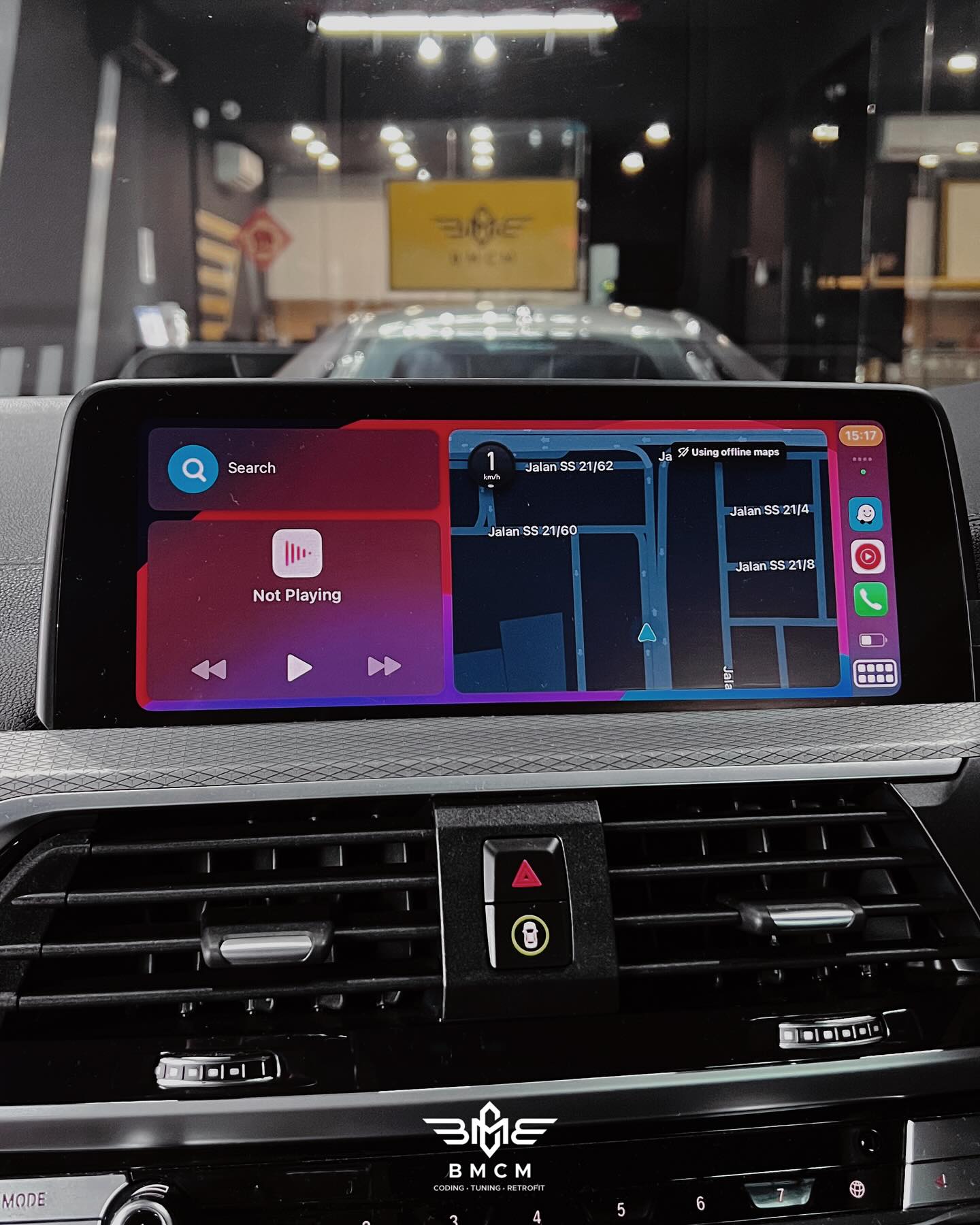 Smartphone Integration - Apple CarPlay & Android Auto (iDrive 7)