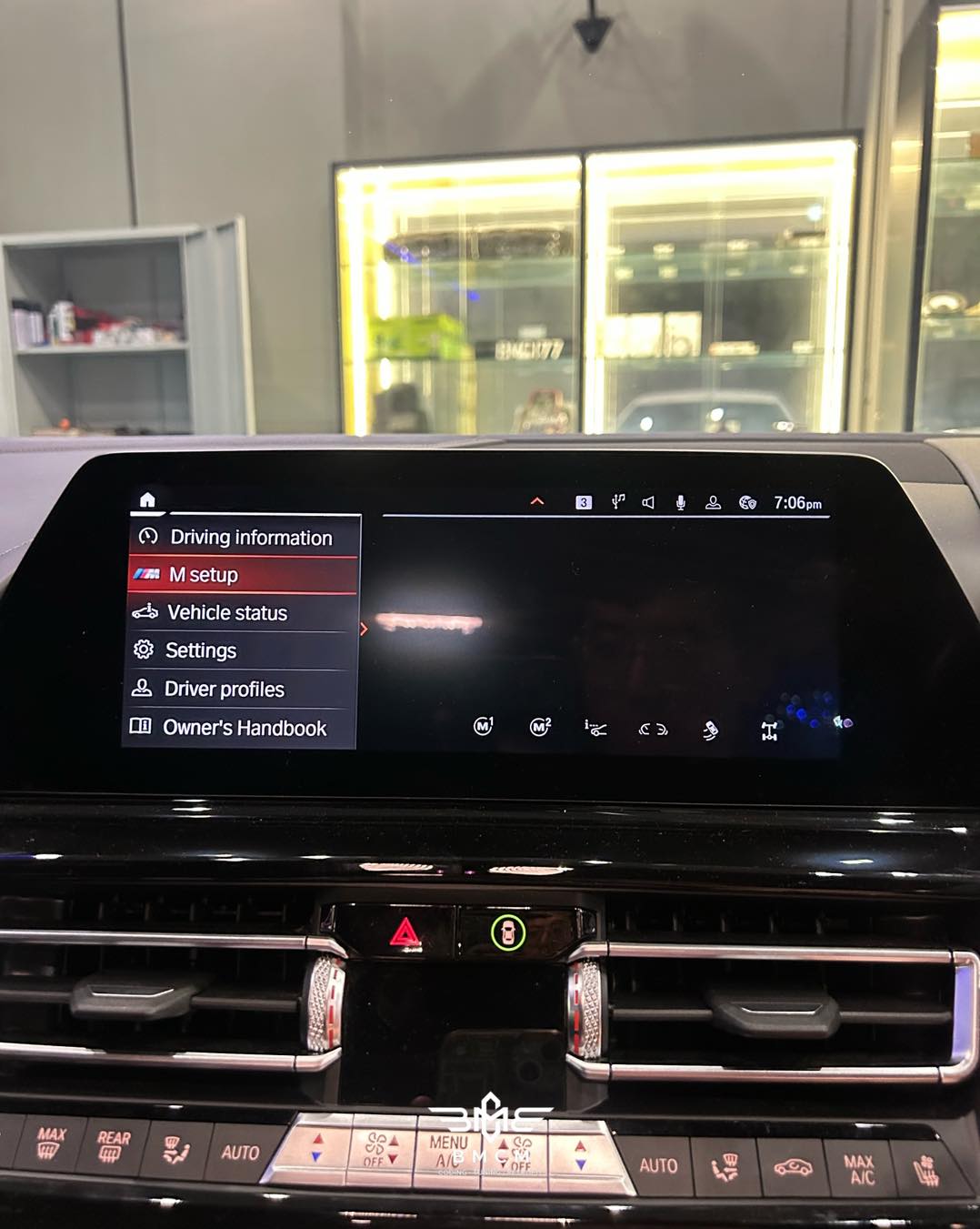 BMW iDrive 7 M Track Cluster (G16)