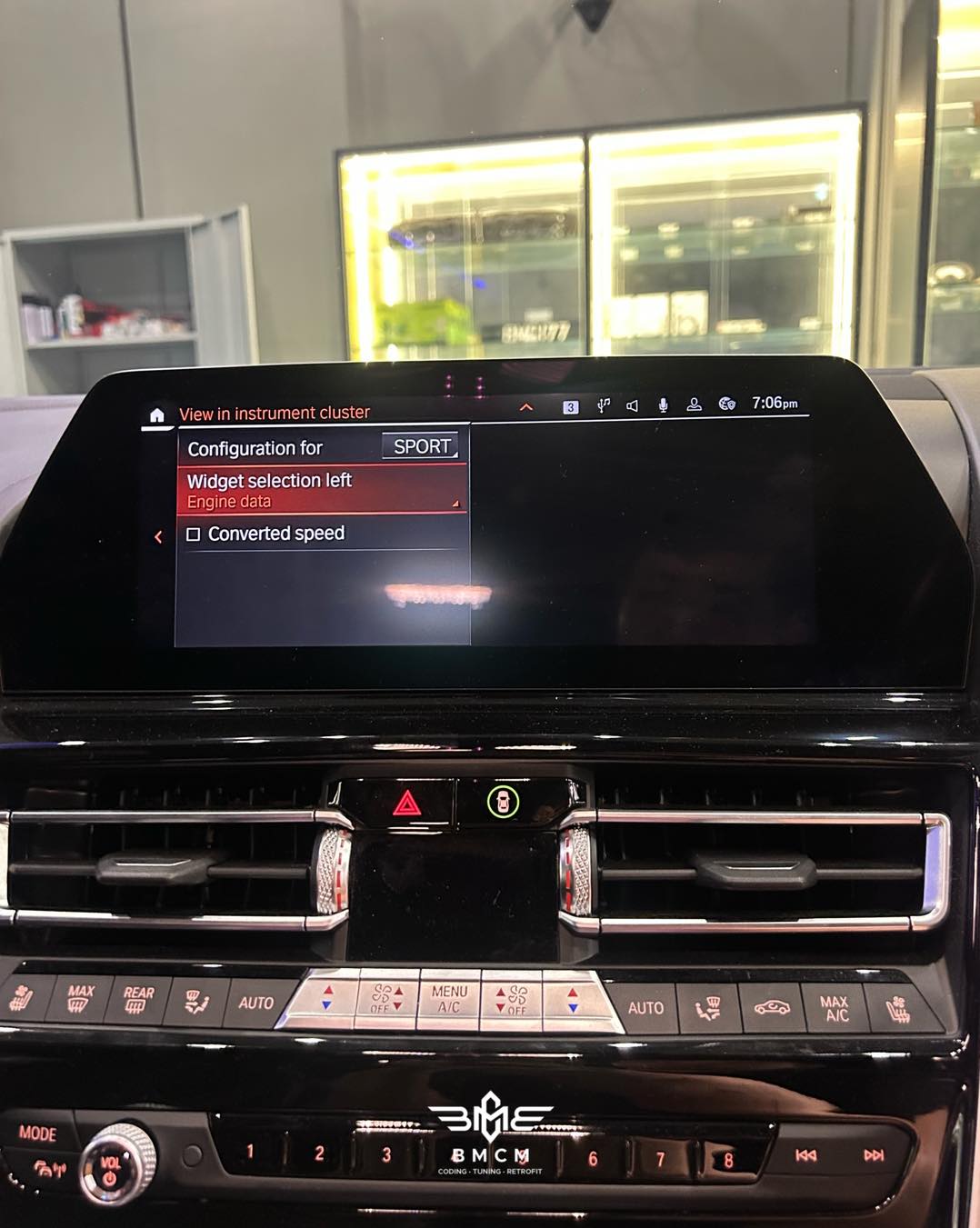 BMW iDrive 7 M Track Cluster (G16)