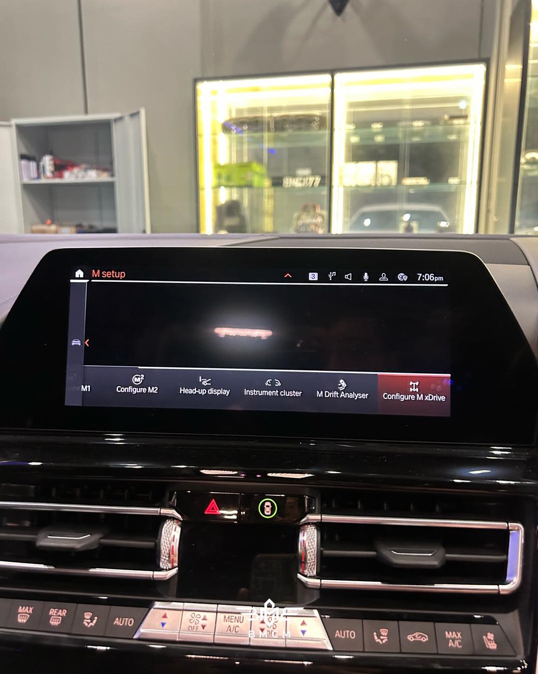 BMW iDrive 7 M Track Cluster (G16)